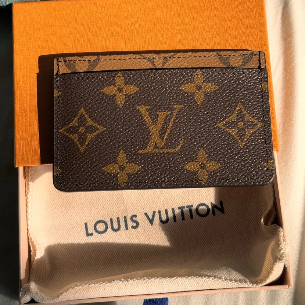 Louis Vuitton Tan and Brown Monogram Key Holder - Picture 3 of 6
